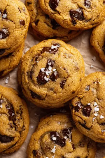 Thick & Chewy Pumpkin Chocolate Chip Cookies