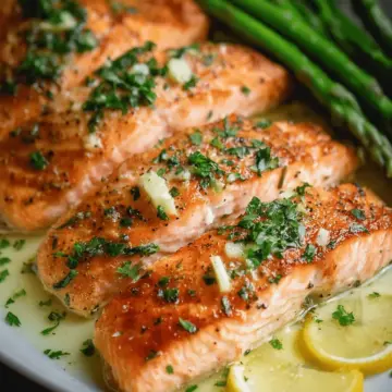 Salmon with Garlic Lemon Butter Sauce