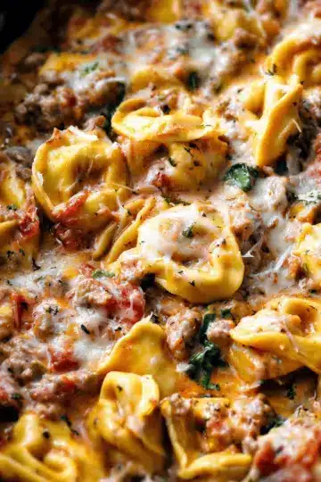 Slow Cooker Sausage and Cheese Tortellini