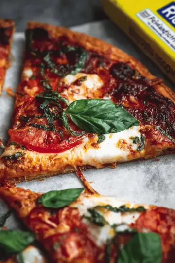 Quick and Easy Margherita Pizza