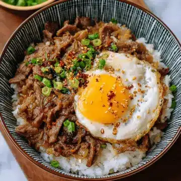 Gyudon (Japanese Beef & Rice Bowls)