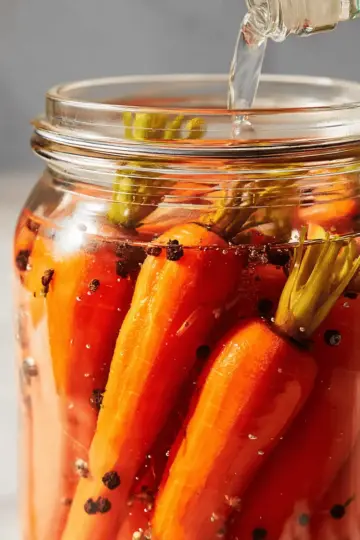 Quick Pickled Carrots