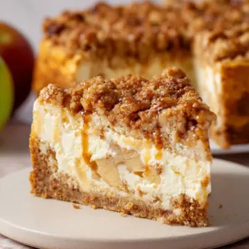 Apple Crumble Cheesecake