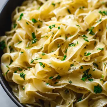 Quick and Easy Garlic Butter Noodles