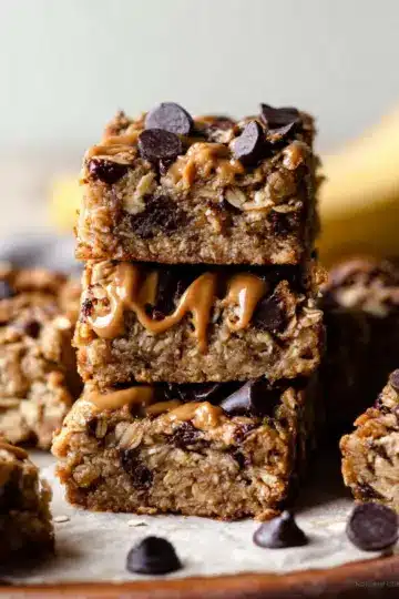 Peanut Butter Banana Chocolate Chip Oatmeal Bars